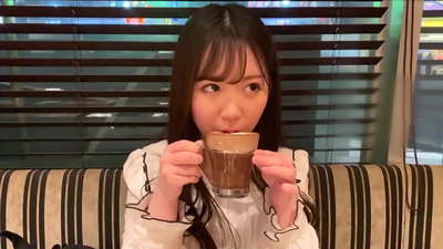 તેણી એક મિત્ર છે જે યુનિવર્સિટીમાં સમાન ક્લબની હતી. અને તે ક્લબની સૌથી આકર્ષક છોકરી છે. આ એક જાપાની સેક્સી વાતાવરણ છે.